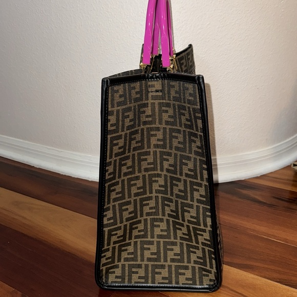 ‼️EXCELLENT CONDITION‼️ Limited Edition Fendi x Versace Bejewelled Large Tote! - Picture 3 of 5